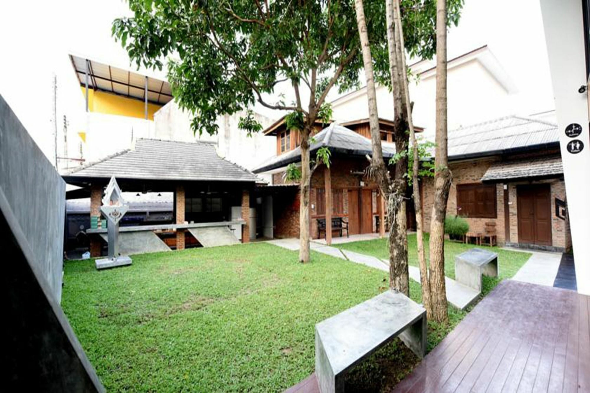 Chiang Mai Udee Hotel Exterior photo